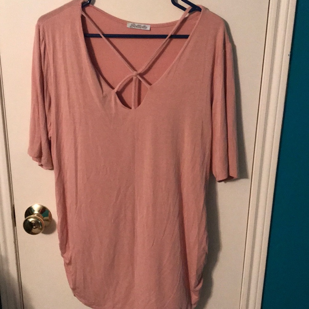 Plus sized short sleeved shirt